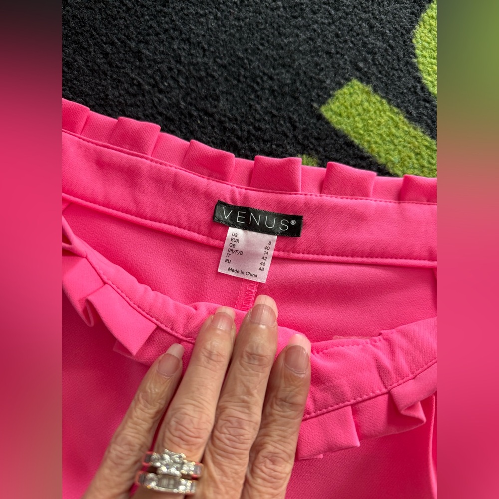 VENUS - Short Suit Set Hot Pink - Picture 2 of 4